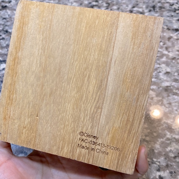 Walt Disney World Passholder wooden coaster set of 4 Minnie Mouse - Picture 4 of 4